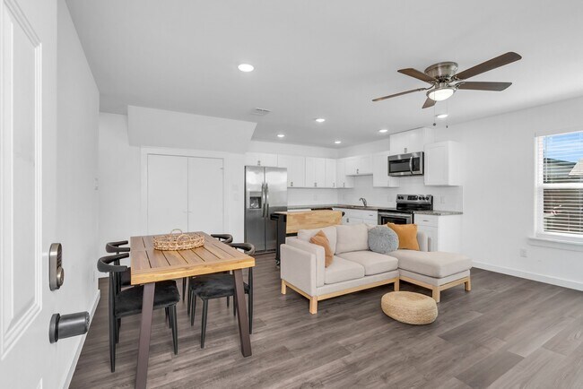 Foto del edificio - 8124 Sterlingshire St