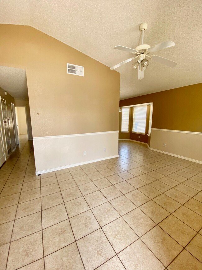 Foto del edificio - 12445 Tierra Bella Dr