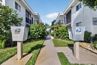 Building Photo - 14881 Wedgefield Dr