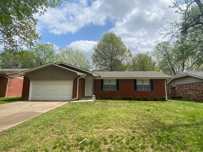 906 South Choctaw Pl. Claremore, OK 74017 House Rental in Claremore