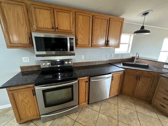 Foto del edificio - 7301 E County Road 62