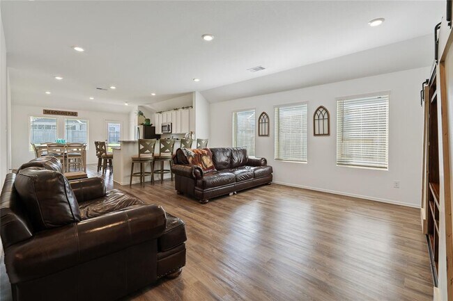 Building Photo - 23712 Pagliano Ct