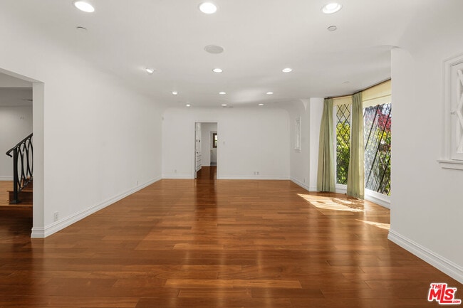 Foto del edificio - 512 N Linden Dr