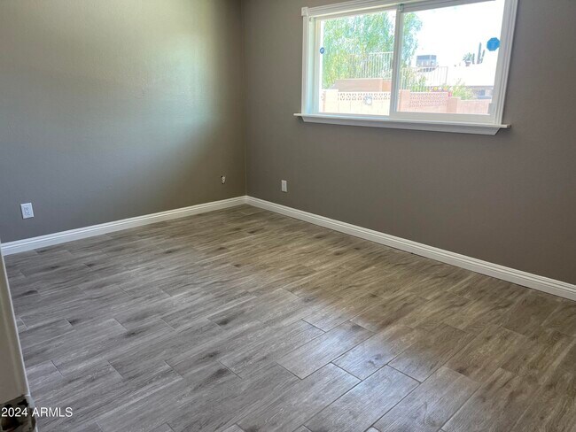 Building Photo - 3733 W Mandalay Ln