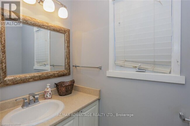 Photo du bâtiment - 17 Sterling St