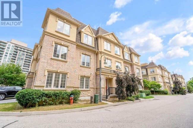 Building Photo - 1250-1250 St Martins Dr