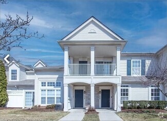 Building Photo - 10102 W Midway Ct
