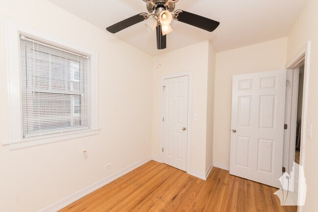 Foto del edificio - 2010 W Foster Ave