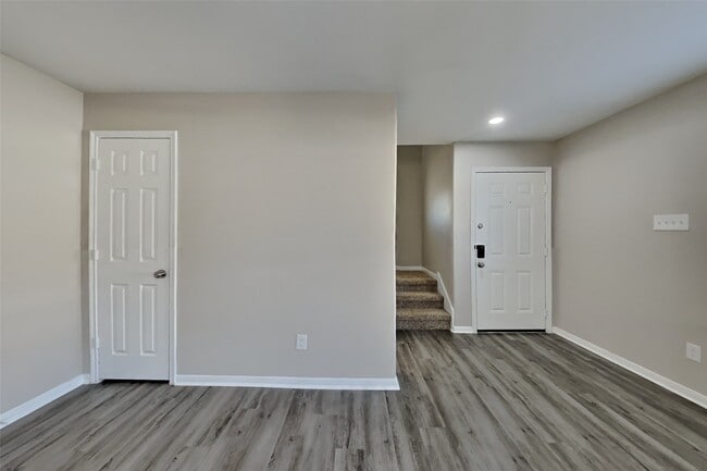 Building Photo - 7203 Towering Pine Ln