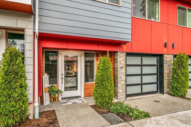 Building Photo - Luxury 7th Ave Townhome For Lease