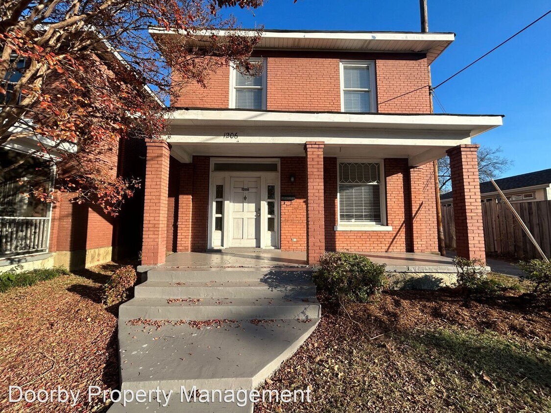 3 br, 1.5 bath House 1206 S Willow St House Rental in Chattanooga