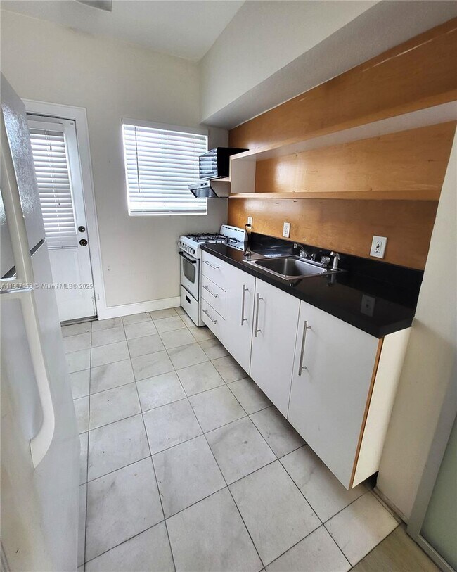 Foto del edificio - 503 74th St