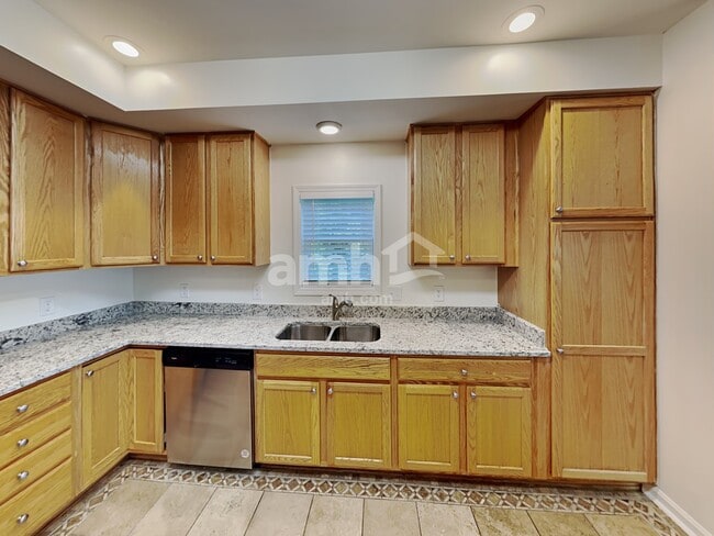 Foto del edificio - 1205 Chapmans Retreat Dr