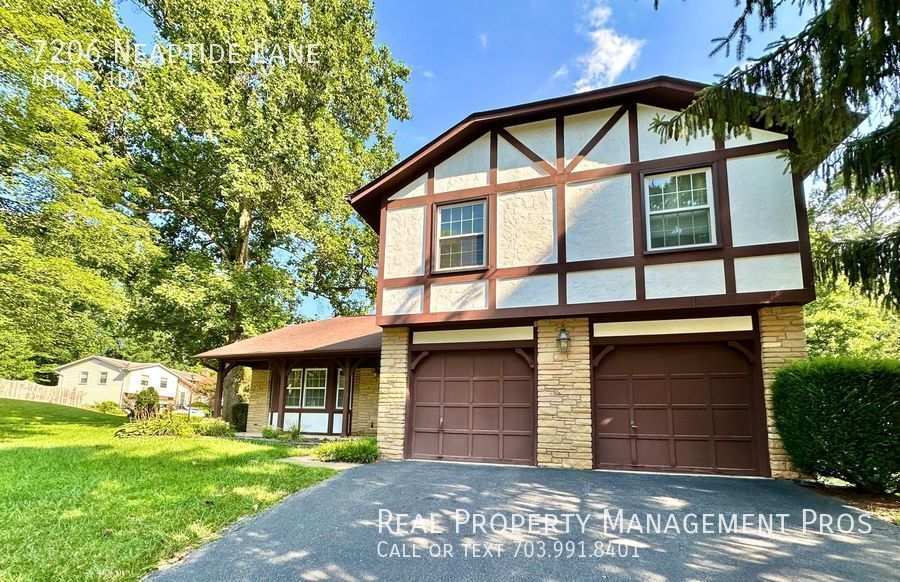 FOUR BED 2.5 BATH IN LONGWOOD KNOLLS!!! House for Rent in Burke, VA