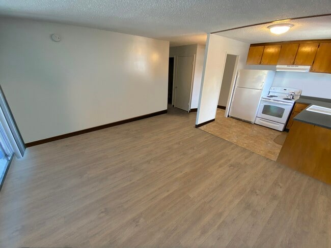 Building Photo - 909 Ala Lilikoi St