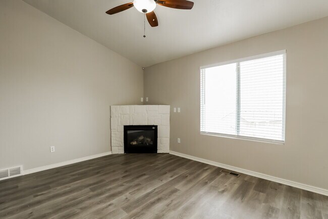 Building Photo - 6824 Yakima Way