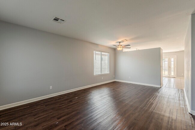 Foto del edificio - 3029 W Matthew Dr