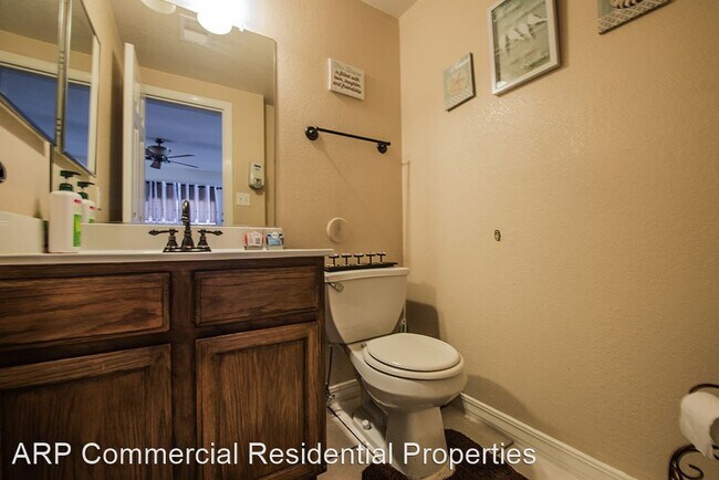 Foto del edificio - 5 br, 2.5 bath House - 11740 CAMPFIRE LN
