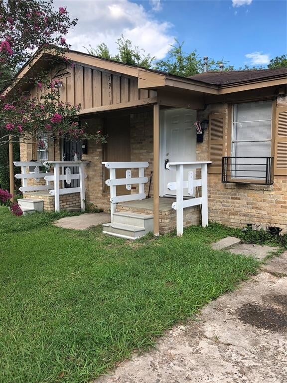 7911 Bowen St, Houston, TX 77051 House for Rent in Houston, TX