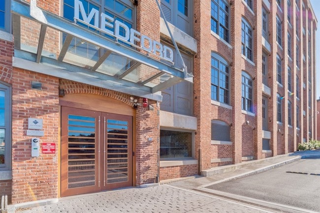 Building Photo - 275 Medford St