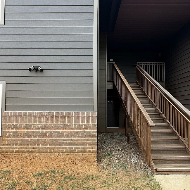 Building Photo - 8033 Cedar Glen Dr