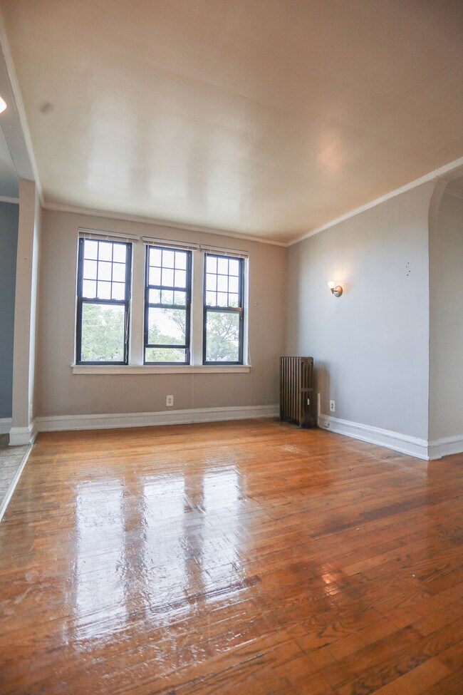 Foto del edificio - 5037 W Montrose Ave