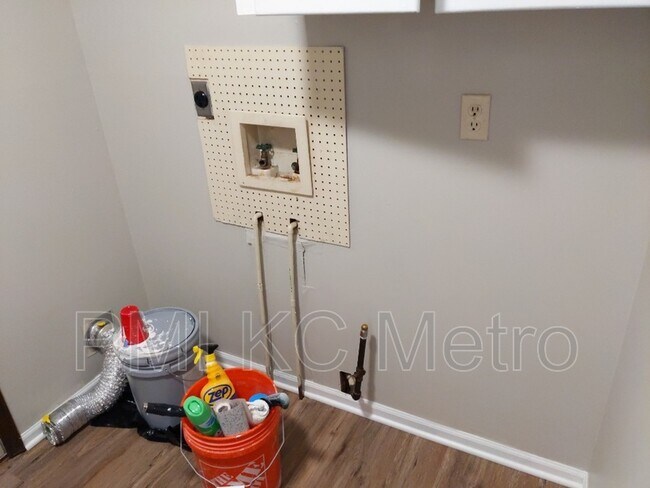 Foto del edificio - 16423 E 28th Terrace Ct S
