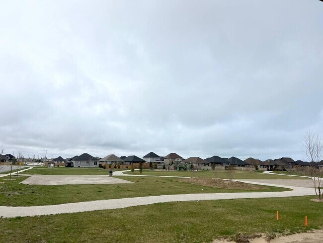 Photo du bâtiment - 382 McLean Cres