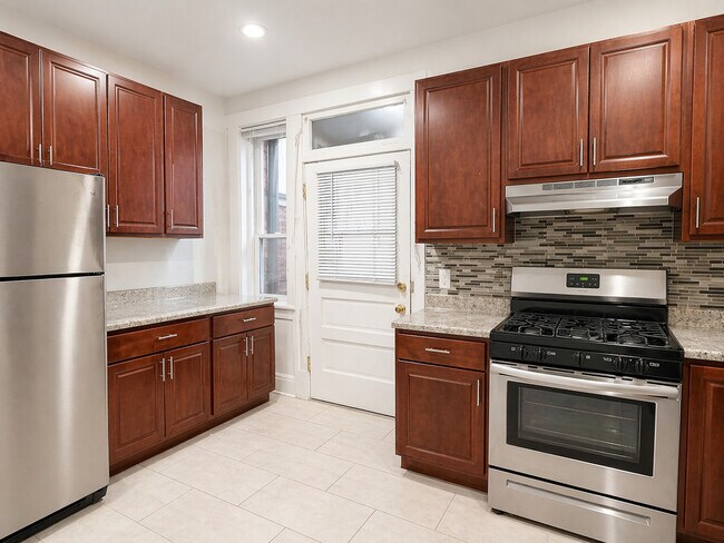 Foto del edificio - 2467 N Clark St