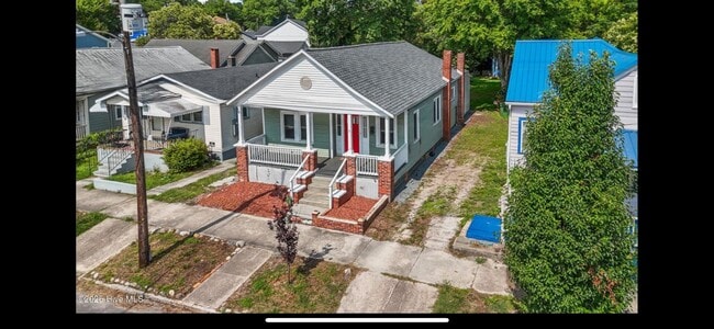 Photo - 609 N 10th St House