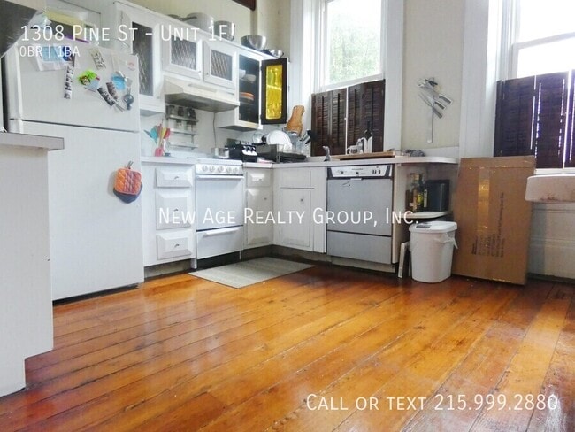 Building Photo - 1308 Pine St