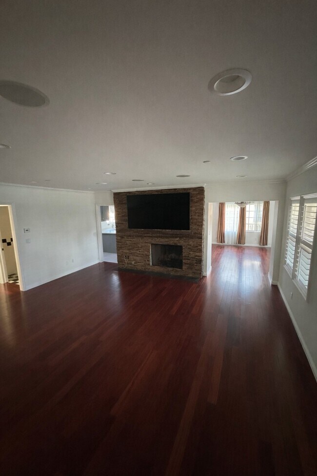 Sala de estar - 11405 McDonald St