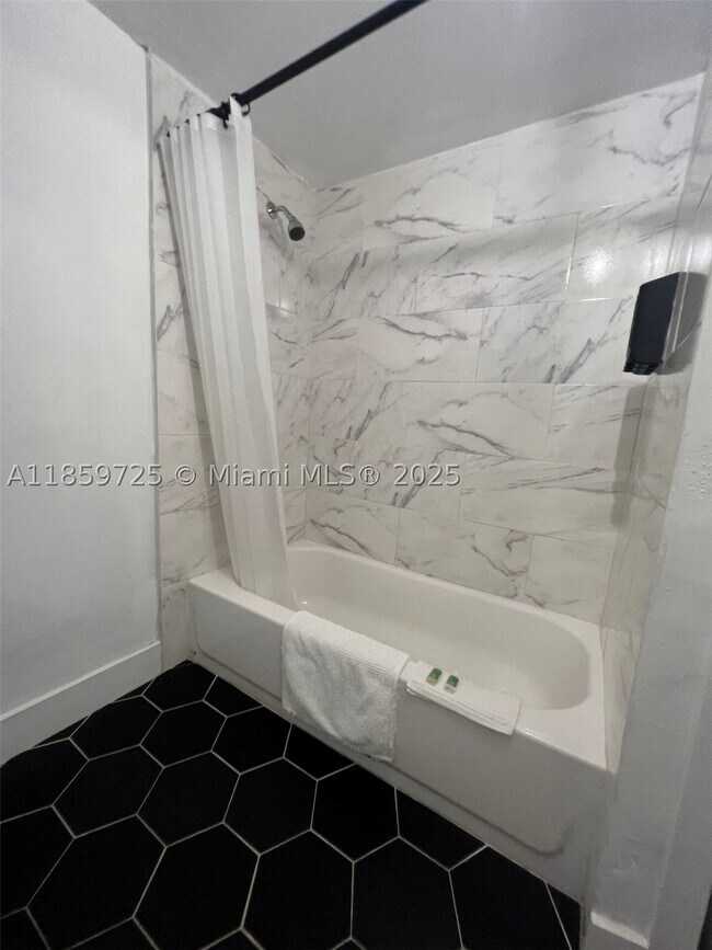 Foto del edificio - 2701 NW 24th St