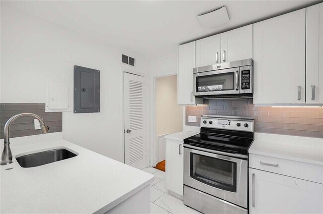 Foto del edificio - 3510 Roswell Rd NW
