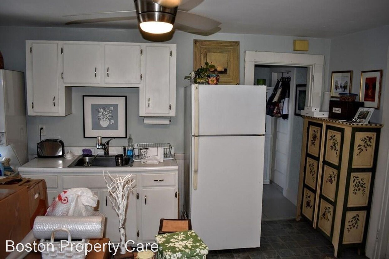 Building Photo - 2 br, 1 bath House - 105 - 107 Goddard St #3