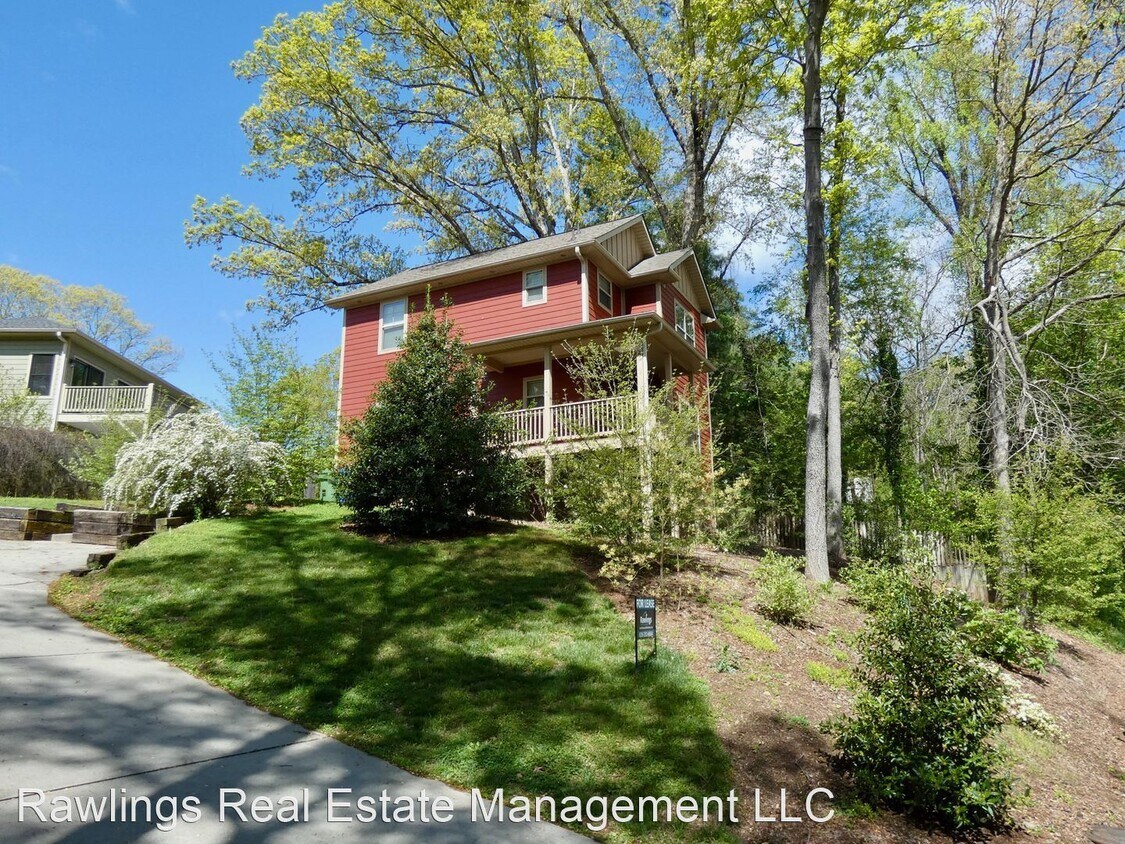 Primary Photo - 2 br, 2.5 bath House - 8 Thurland Avenue