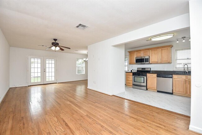 Building Photo - 4049 Woodshire St