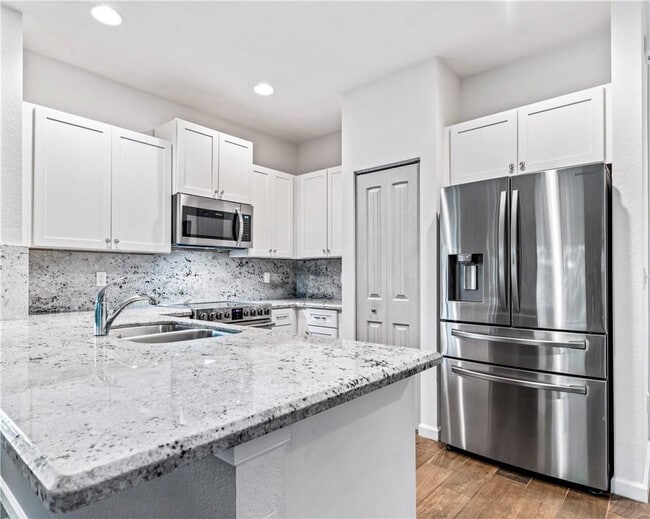 Building Photo - 4230 N Dixie Hwy