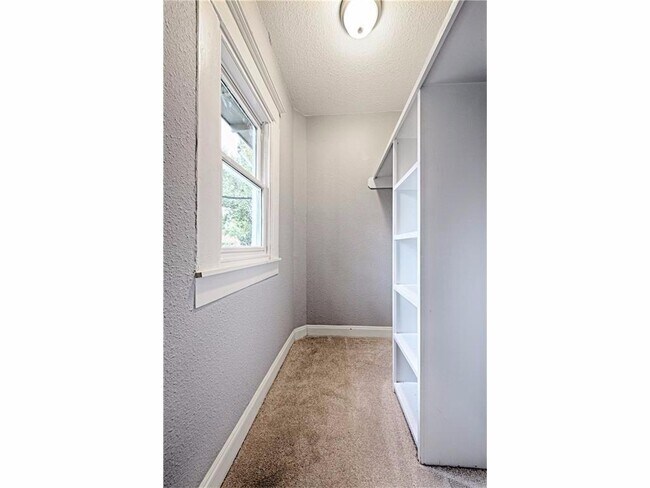 Building Photo - 4318 Junius St