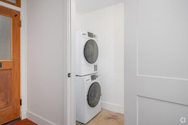 Plan 1 1BR, 1BA - 637SF - Laundry - Keystone Lofts