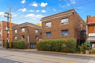 Building Photo - 1383 Bathurst St