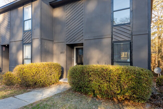 Foto del edificio - 5717 Aftonshire Dr