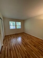 Building Photo - 329 W Thomson Ave