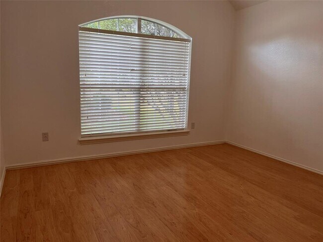 Foto del edificio - 33106 Greenfield Forest Dr
