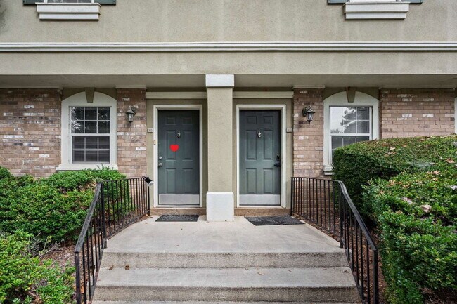 Building Photo - 6900 Roswell Rd