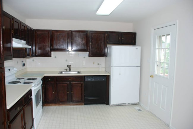 Foto del edificio - 9545 Tudor Oaks Dr