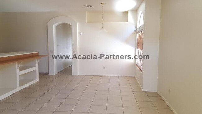 Foto del edificio - 2BD 2BA in Tres Pueblos w/ Garage & Washer...