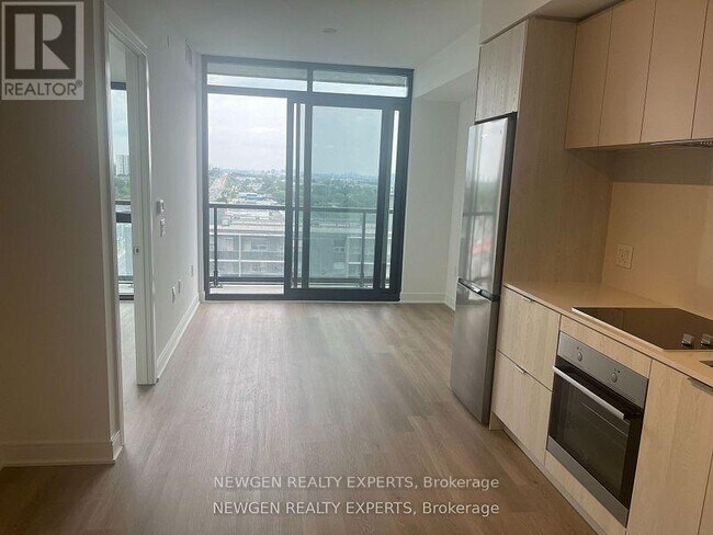 Building Photo - 86 Dundas St E