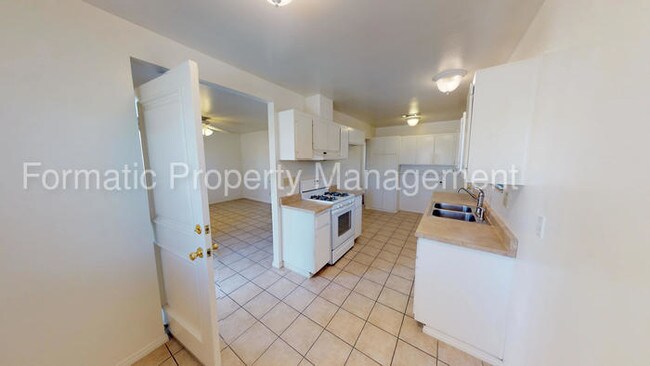 Building Photo - Pet-friendly Home in 55+ Senior Community