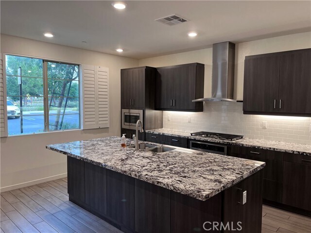Building Photo - 121 Cadence